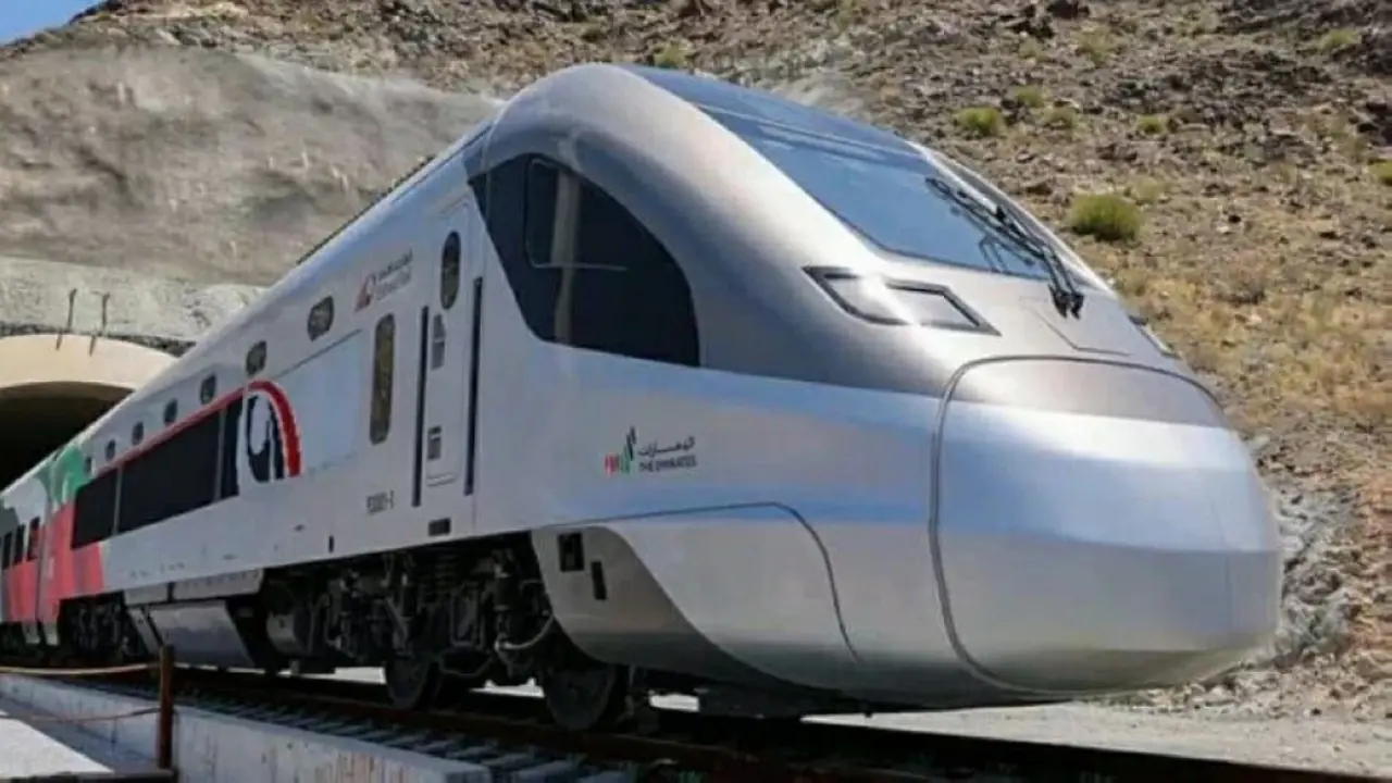 انطلاق قطار الاتحاد من الفجيرة إلى أبوظبي في الخامسة و34 دقيقة صباحاً